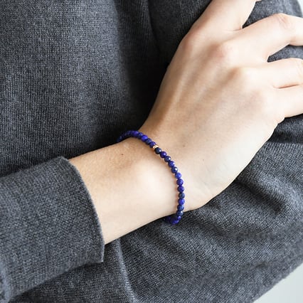 Silbernes Armband mit Perlen aus Lapislazuli Alima