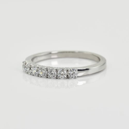 Goldener Eternity-Ring mit Lab Grown Diamanten Madar
