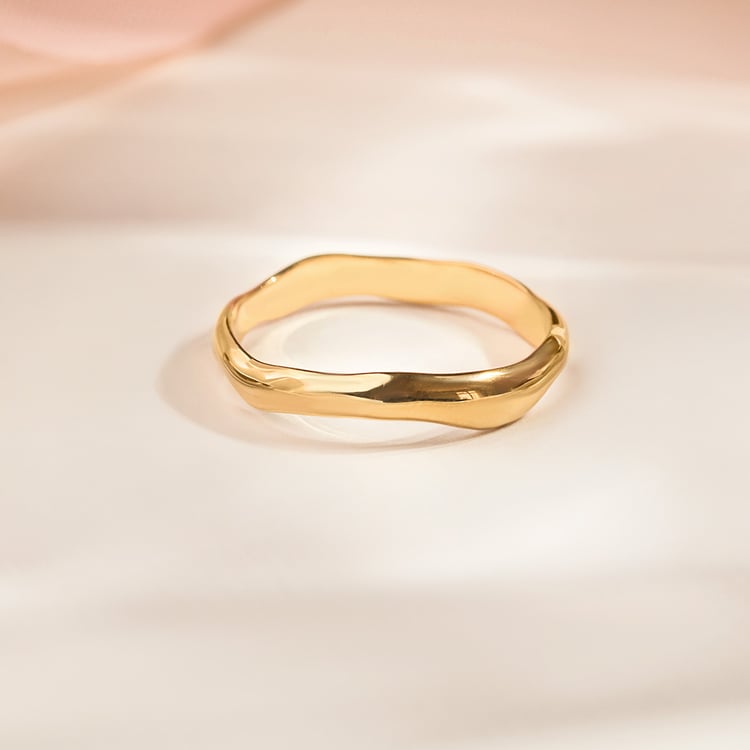 Glänzende Eheringe aus Gold 156324