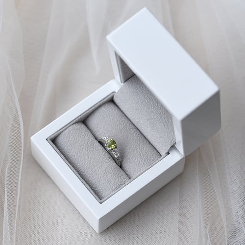 Romantischer Silberring mit Olivin und Zirkonia Tereza
