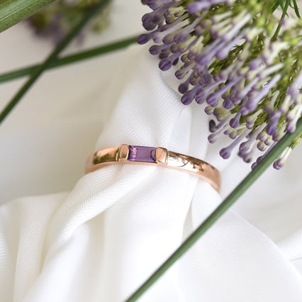 Goldener Ring mit Amethyst Xenia