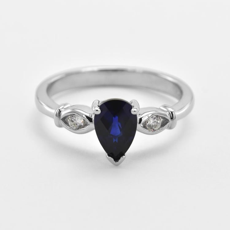 Ring mit Saphir 5978