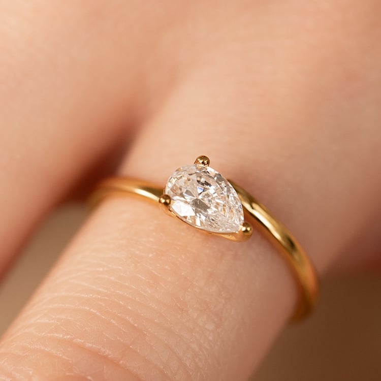 Unkonventioneller Verlobungsring mit einem Lab Grown Diamanten Hazel 137609
