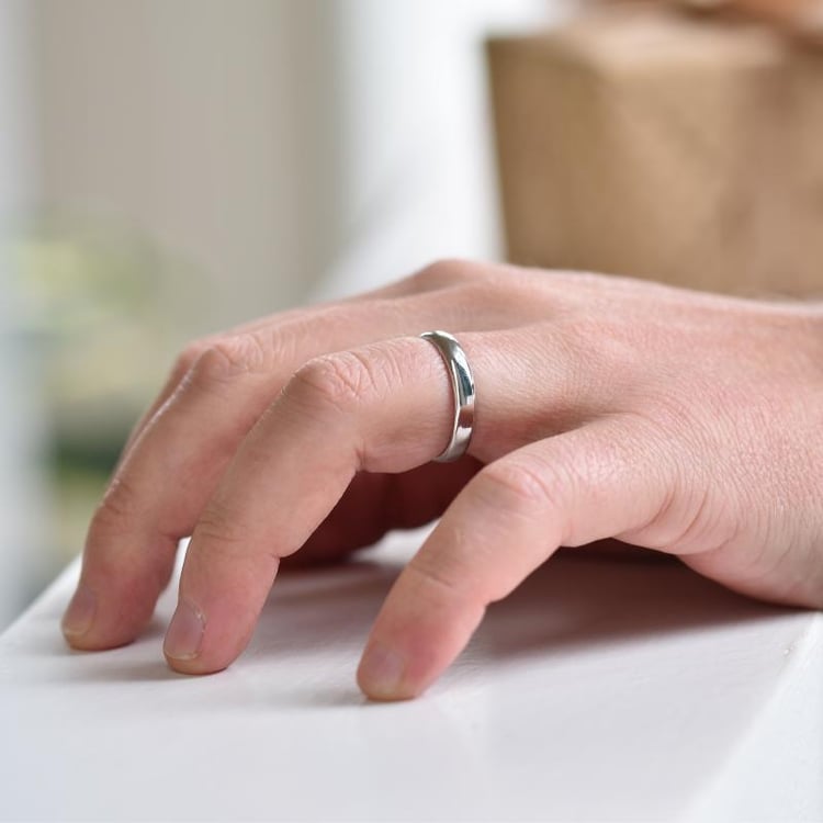 Hochzeit Ring Eternity auf dem Finger 35626
