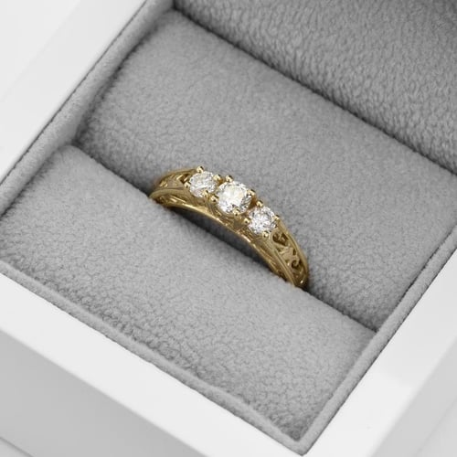 Vintage Verlobungsring mit drei Diamanten Lariah
