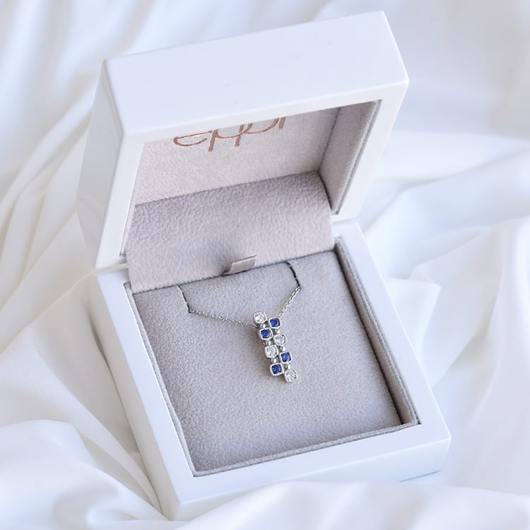 Anhänger mit Diamanten und königsblauen Saphiren Adalynn 85284