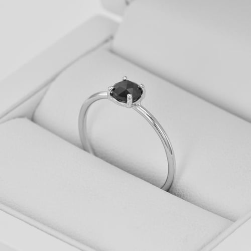 Verlobungsring mit schwarzem Diamanten Paolo