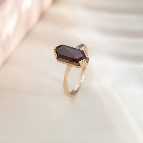 Ring mit Hexagon Salt und Pepper Diamanten Yene