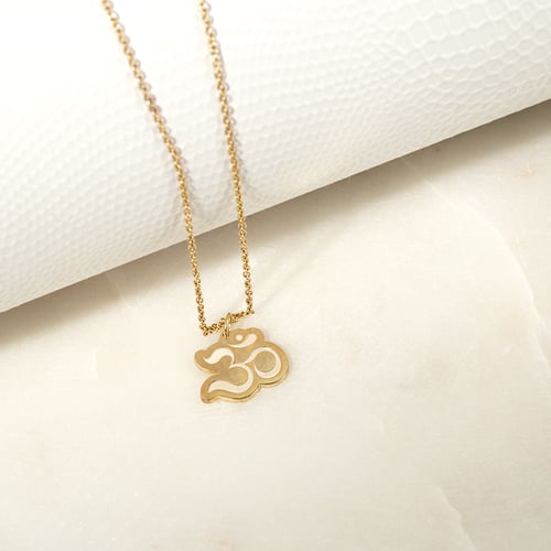 Silberner Yoga Anhänger mit dem Symbol Om