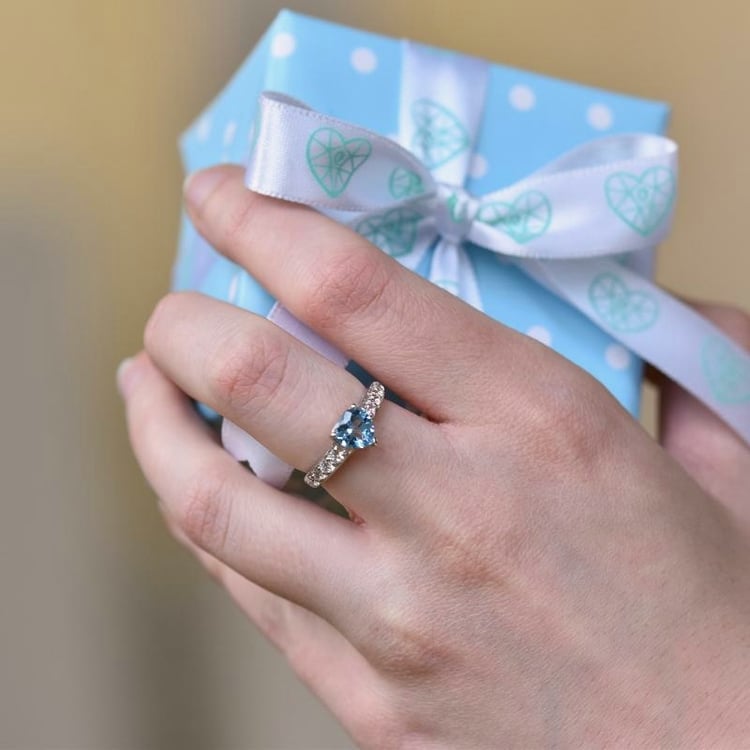 Silberring mit Blautopas Bailey 110225