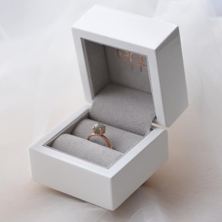 Goldener Ring mit Rohdiamant Nemy 52672