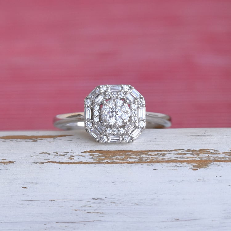 Luxuriöser Halo-Ring übersät mit Diamanten Abiodun 85282