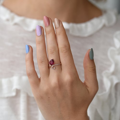 Originella Verlobungsring mit Rubin und Diamanten Cael