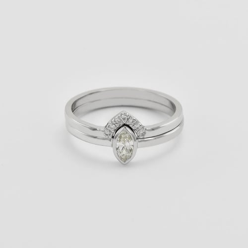 Goldenes Set mit zertifiziertem Diamant im Marquiseschliff Eliwa