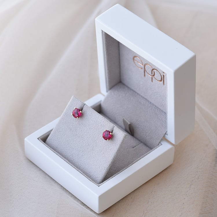 Ohrringe mit Rubinen in Eppi-Geschenkbox 69147