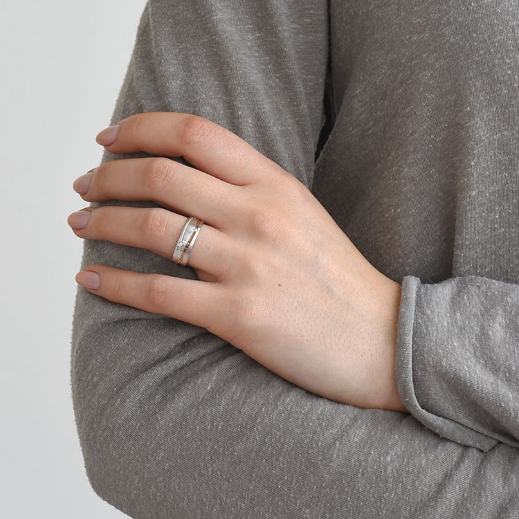 Zarte Eheringe mit Diamanten Jarred 77792