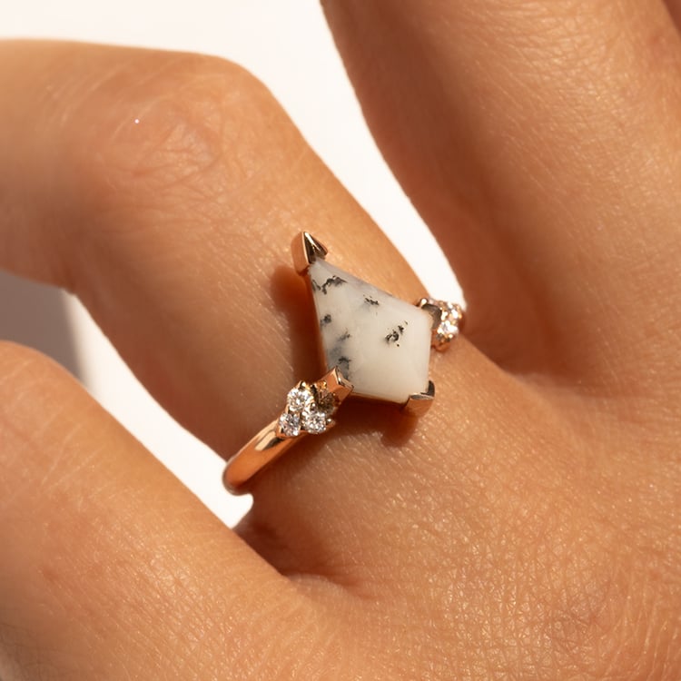 Ring mit dendritischem Opal Kettil 139468