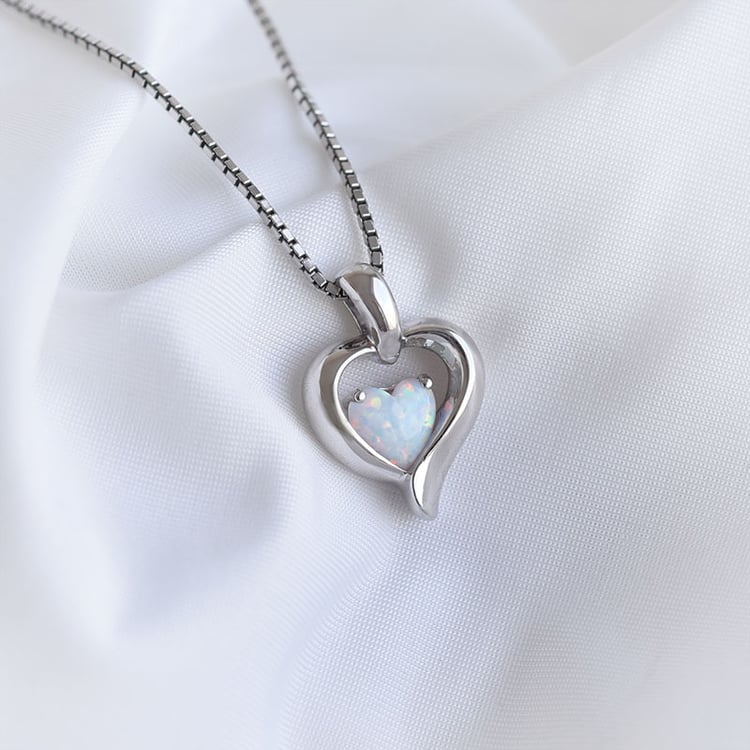 Silbernes Herz mit weißem Opal Lovelyn 89868