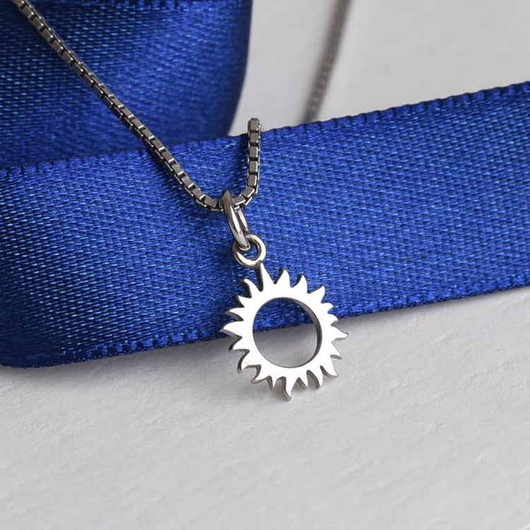 Silberner Anhänger in Sonnenform Sunny 78140