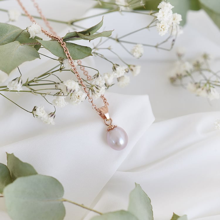 Anhänger aus vergoldetem Silber mit lavendelfarbener Perle Atum 87848