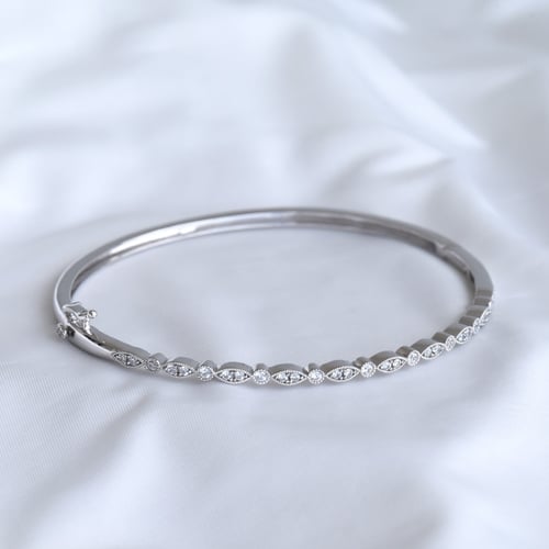 Armband mit schimmernden Diamanten Arissa
