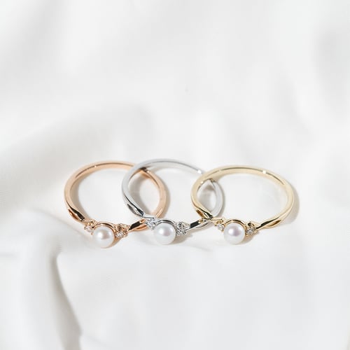 Eleganter Goldring mit Perle und Diamanten Azana
