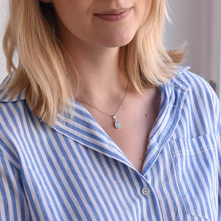 Zauberhafte goldene Halskette mit Opal-Tropfen und Diamant Ninon 67731