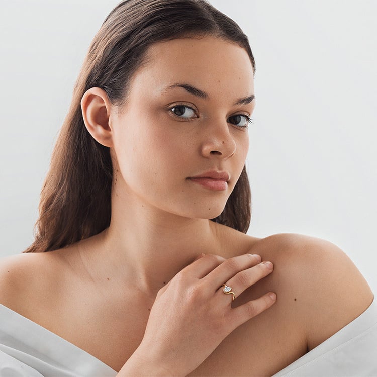 Verlobungsring mit tropfenförmigem Diamanten 154980