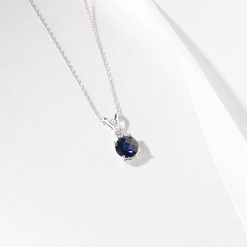 Saphir-Anhänger aus Gold mit Diamanten Emolyna