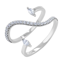 Atypischer Ring mit Moissaniten Lina