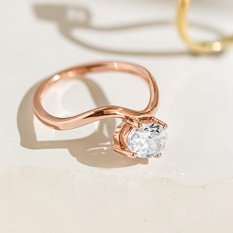 Verlobungsring mit ovalem Diamanten 154799