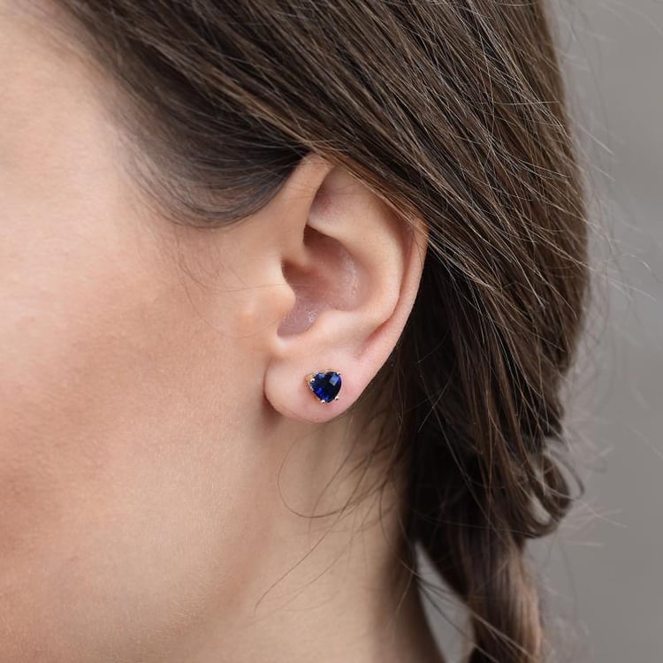 Goldene Ohrstecker mit Saphiren im Herz-Form Kaciah 31443