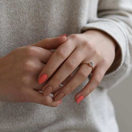 Goldener minimalistischer Ring mit Labradorit Stowy