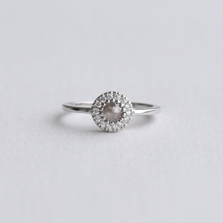 Goldener Verlobungsring mit salt and pepper Diamant Tafne 73722