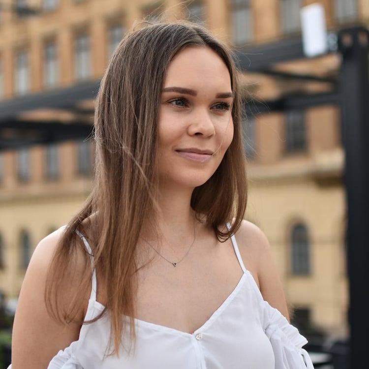 Goldene Halskette mit schwarzem Diamant Baya 32142