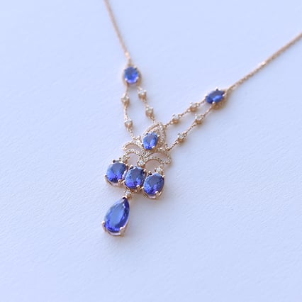 Halskette mit Tansaniten und Diamanten Noeti