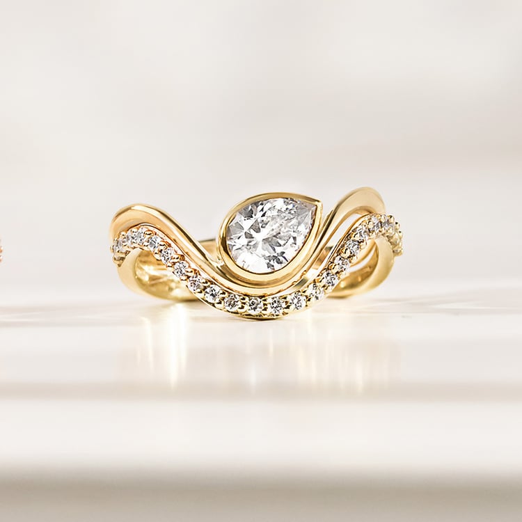 Original Verlobungs-Set aus Ringen mit Moissaniten 156512