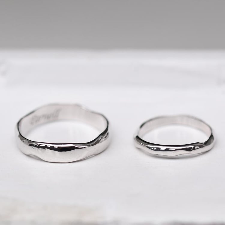 Unregelmäßige Trauringe mit glänzender Oberfläche Parnell 76503