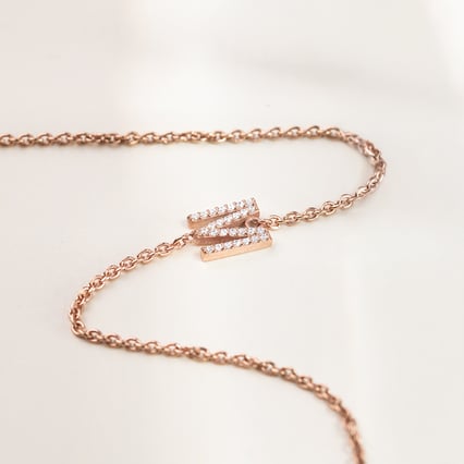 Armband mit einem Buchstaben und Lab Grown Diamanten Annika