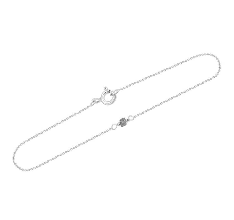 Goldenes Armband mit dem Würfel