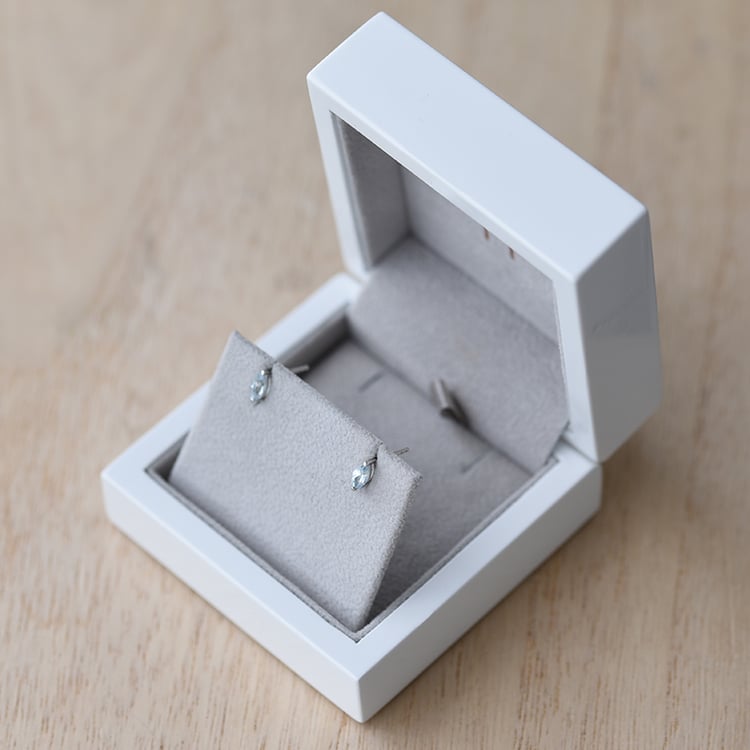 Minimalistische Ohrstecker aus Silber mit Aquamarin Andine 60353