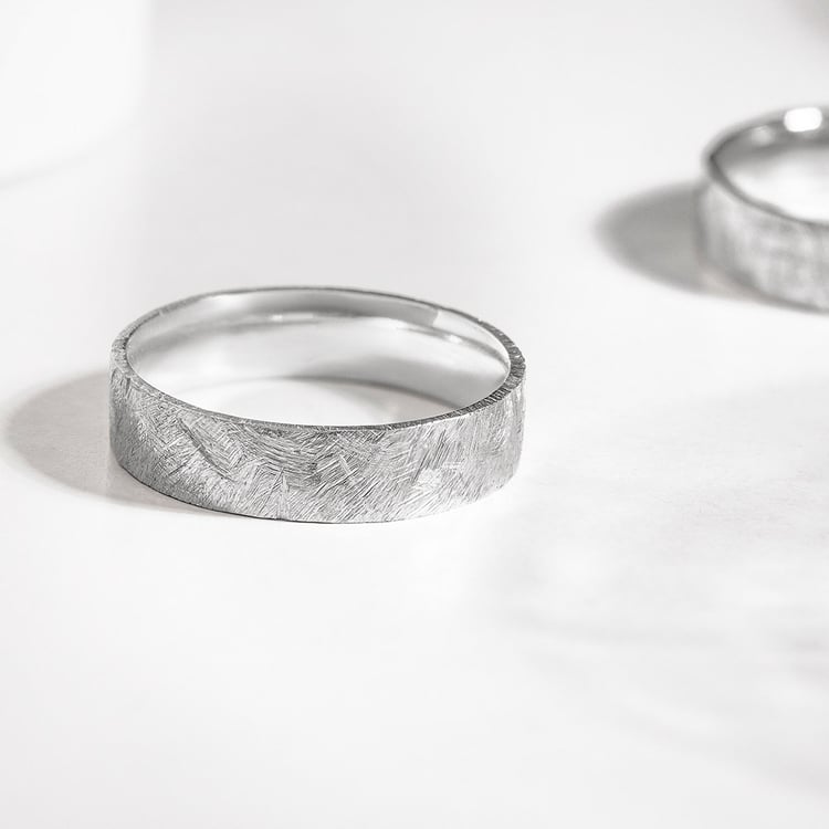 Extravagante Trauringe aus Gold mit Diamanten Alexis 157181