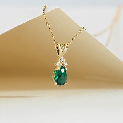Smaragd-Tropfen in Goldanhänger mit Diamanten Electrah