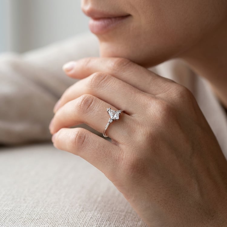 Goldring mit 0.41ct IGI-zertifiziertem Lab Grown Diamanten in Kiteform Adalia 171507