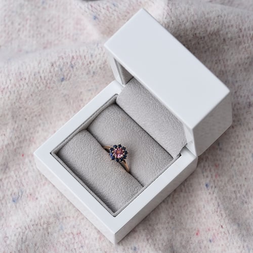 Goldring mit Turmalin und Saphiren Rohini