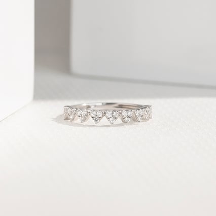 Eternity-Ring mit Herzen und Diamanten Mihai