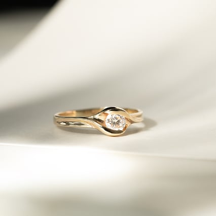 Verlobunsring mit Moissanit Aliena