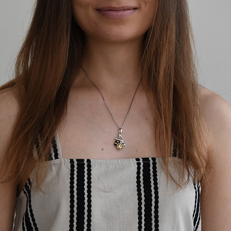 Silberner Anhänger mit Biene 64059