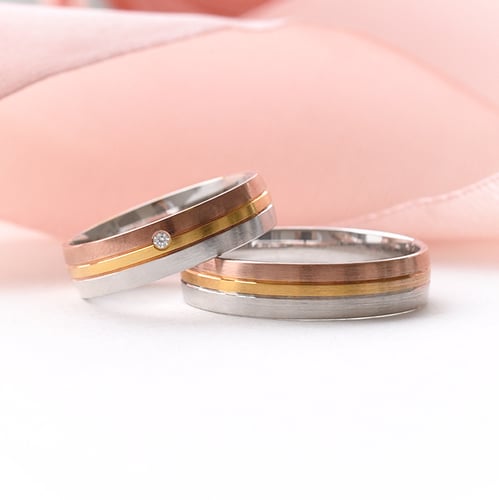 Minimalistische Eheringe mit Diamanten Mesud