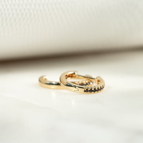 Creolen mit schwarzen Diamanten Gomati